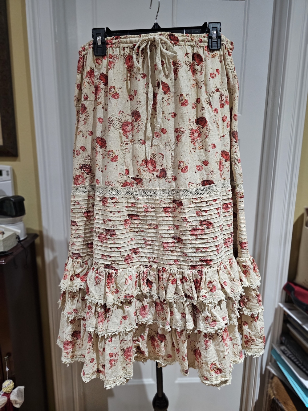 Magnolia Pearl - Penelope 'Des Rislers' Skirt with Rose Floral Print